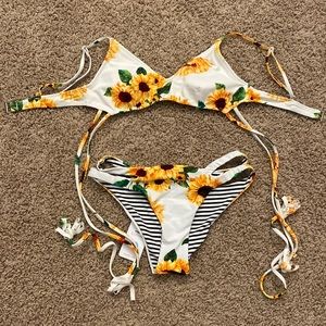Cupshe sunflower bikini set (size xs)